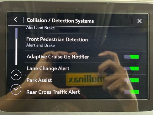 Used 2021 Chevrolet Equinox Premier FWD image 35