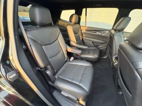 Used 2021 Cadillac XT6 Premium Luxury image 32