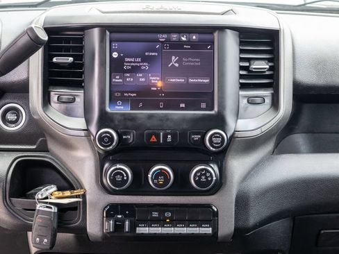 Used 2022 RAM 3500 Tradesman w/ Chrome Appearance Group AWD/4WD image 16