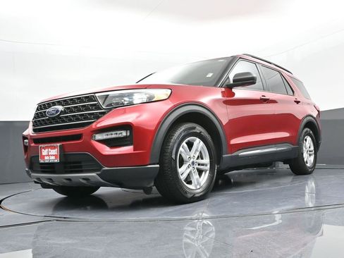 Used 2024 Ford Explorer XLT w/ Equipment Group 202A image 30