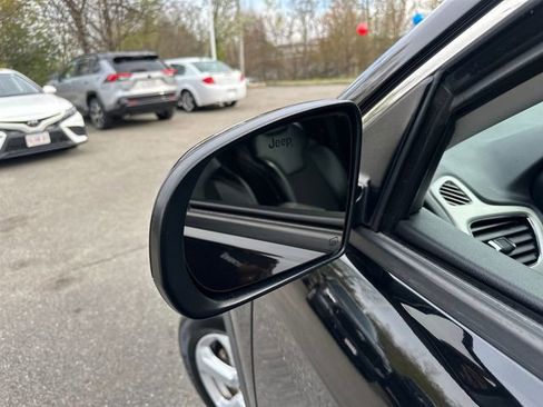 Used 2019 Jeep Compass Latitude w/ Popular Equipment Group AWD/4WD image 15