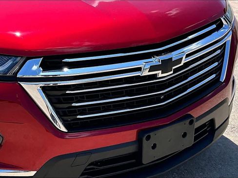 Used 2023 Chevrolet Traverse LT FWD image 27