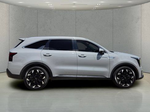 Used 2025 Kia Sorento SX FWD image 6