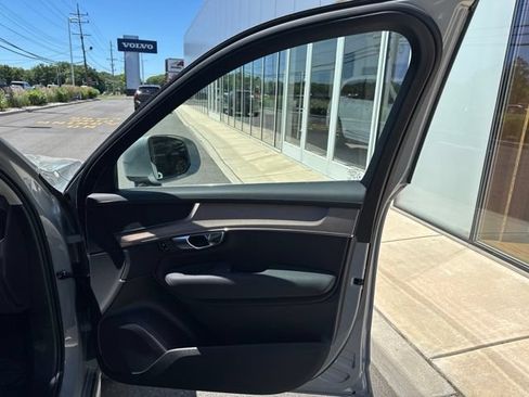 Certified 2025 Volvo XC90 B6 Plus AWD/4WD image 14