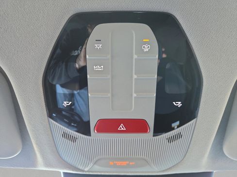New 2025 Kia K4 LXS image 34
