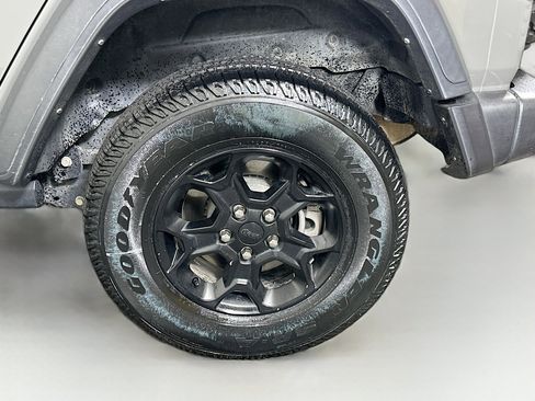 Used 2023 Jeep Wrangler Unlimited w/ Cold Weather Group image 11