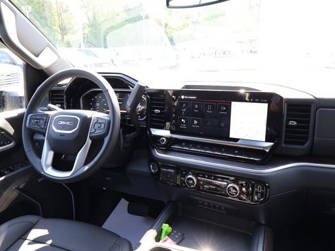 New 2026 GMC Sierra 3500 SLT w/ SLT Convenience Package AWD/4WD image 32