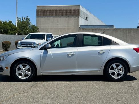 Used 2016 Chevrolet Cruze LT FWD image 9
