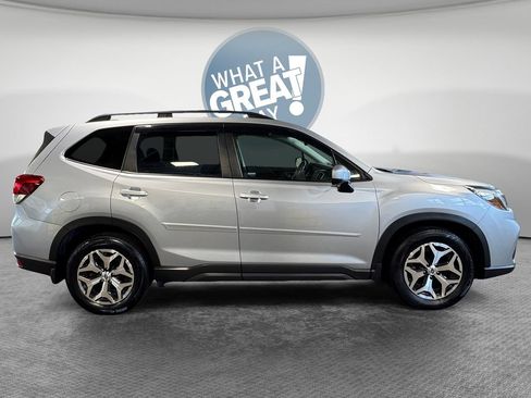 Used 2021 Subaru Forester Premium AWD/4WD image 2