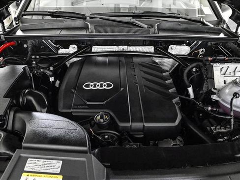 Certified 2025 Audi Q5 2.0T Premium Plus w/ Premium Plus Package AWD/4WD image 24
