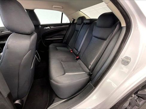 Used 2023 Chrysler 300 Touring w/ Sport Appearance Package RWD image 19