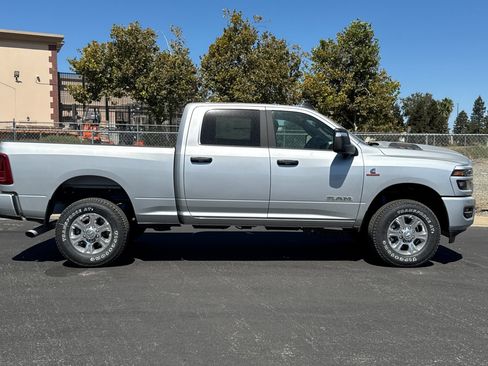 New 2026 RAM 2500 Big Horn AWD/4WD image 2