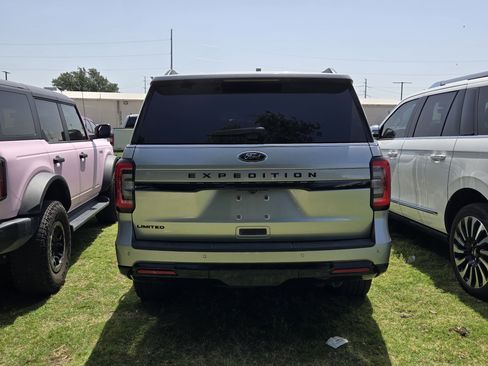 Used 2024 Ford Expedition Limited RWD image 5