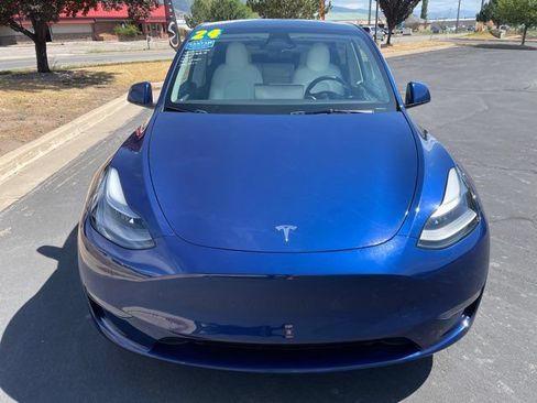 Used 2024 Tesla Model Y Long Range AWD/4WD image 2