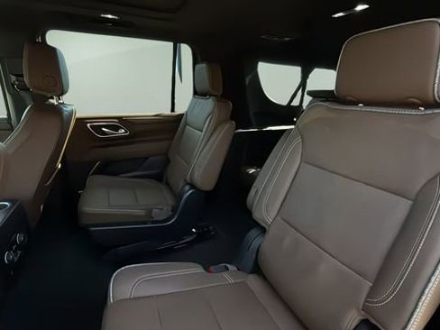 Used 2023 Chevrolet Suburban High Country image 20