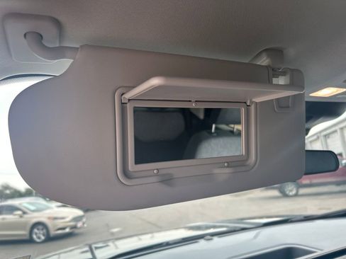 New 2025 Ford Maverick XLT image 19