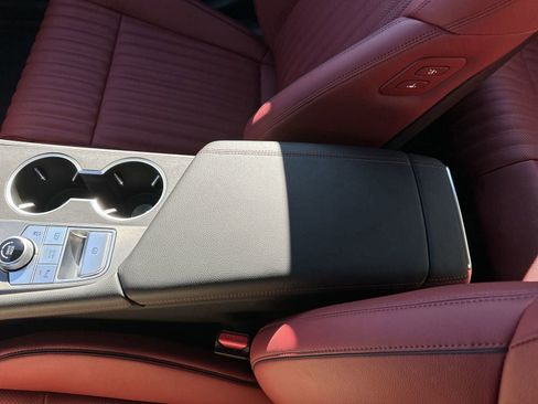 Used 2025 Genesis G70 2.5T w/ Sport Prestige Package image 27