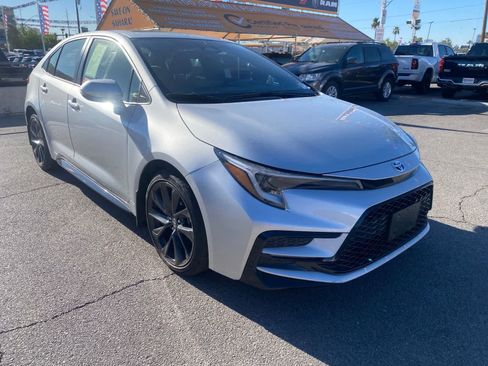 Used 2024 Toyota Corolla SE w/ SE Package FWD image 3