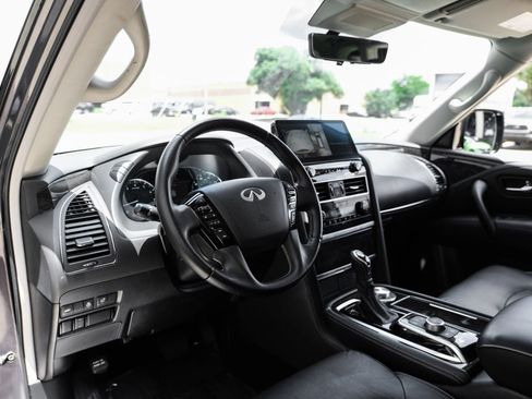 Used 2024 INFINITI QX80 Luxe AWD/4WD image 2
