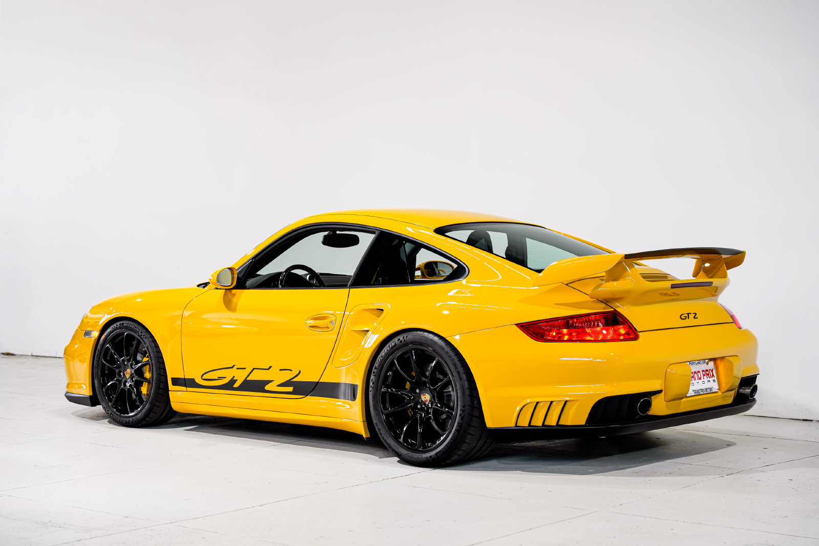 Used 2008 Porsche 911 GT2 RWD image 8