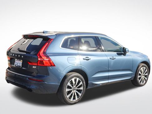 Used 2023 Volvo XC60 B5 Core w/ Climate Package image 11
