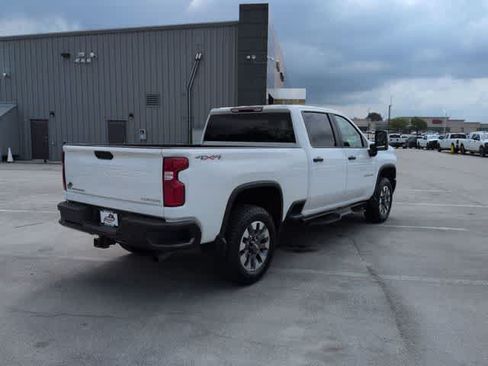 Used 2021 Chevrolet Silverado 2500 Custom w/ Custom Value Package AWD/4WD image 8
