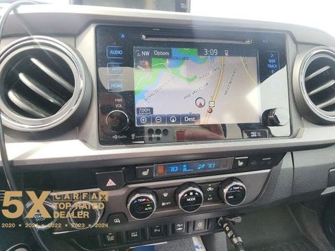 Used 2016 Toyota Tacoma TRD Sport w/ Premium & Technology Package image 29