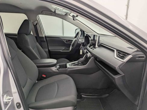 Used 2024 Toyota RAV4 LE AWD/4WD image 22