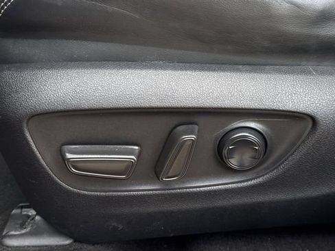 Used 2020 Toyota RAV4 XLE Premium FWD image 30