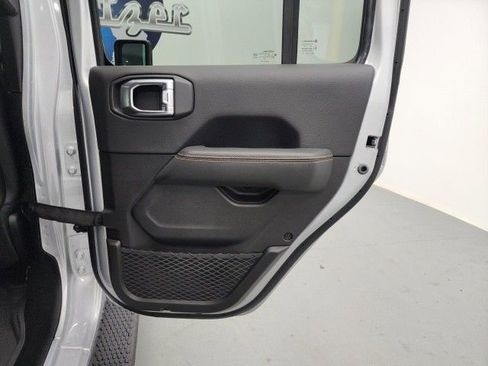 New 2024 Jeep Wrangler Unlimited Sahara image 27