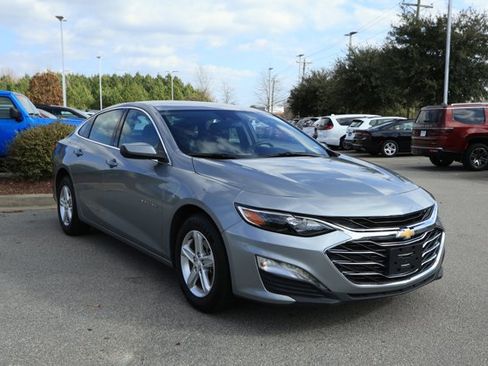 Used 2024 Chevrolet Malibu LT image 3