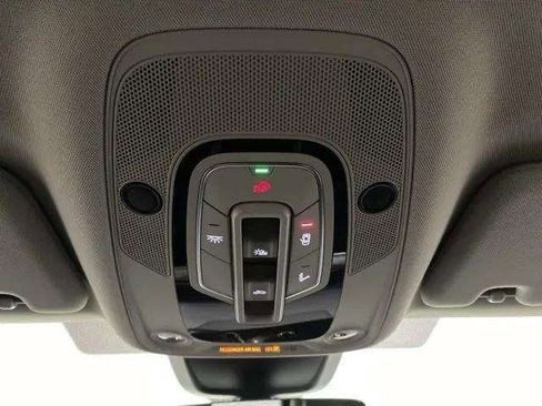 Used 2024 Audi Q8 e-tron Premium Plus w/ Premium Plus Package image 63