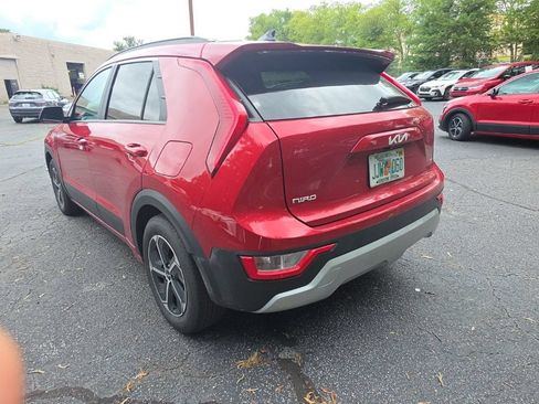 Used 2025 Kia Niro LX FWD image 8