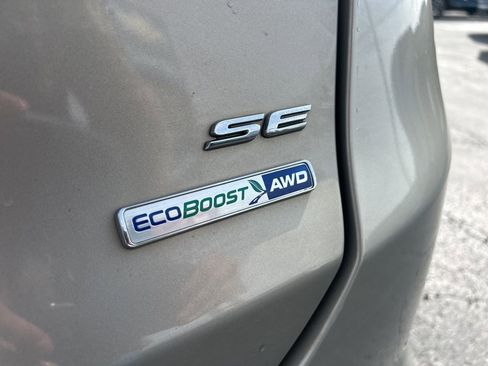 Used 2015 Ford Fusion SE w/ Equipment Group 202A image 11