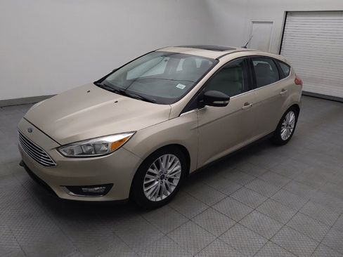 Used 2018 Ford Focus Titanium FWD image 2
