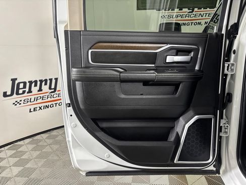 Used 2024 RAM 2500 Laramie AWD/4WD image 18