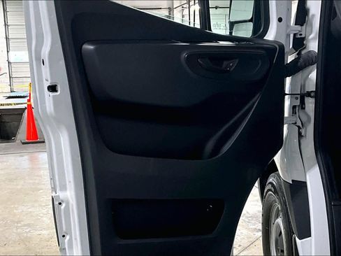 Used 2021 Mercedes-Benz Sprinter 2500 image 19
