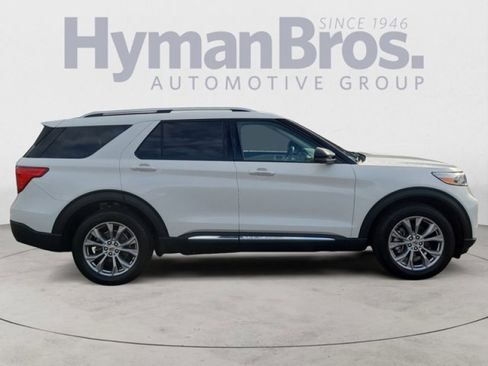 Used 2022 Ford Explorer Limited w/ Equipment Group 301A image 2