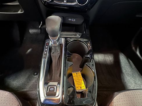 Used 2024 Chevrolet Trax LT FWD image 30