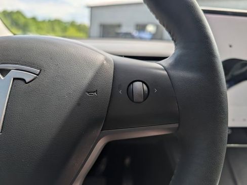 Used 2022 Tesla Model Y Long Range AWD/4WD image 20