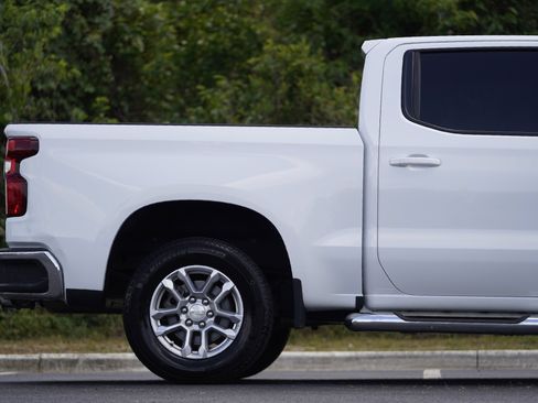 Used 2022 Chevrolet Silverado 1500 LT AWD/4WD image 5
