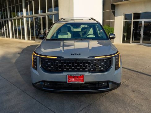 New 2026 Kia Carnival SX Prestige image 2