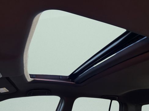 Used 2025 Honda Ridgeline TrailSport image 2