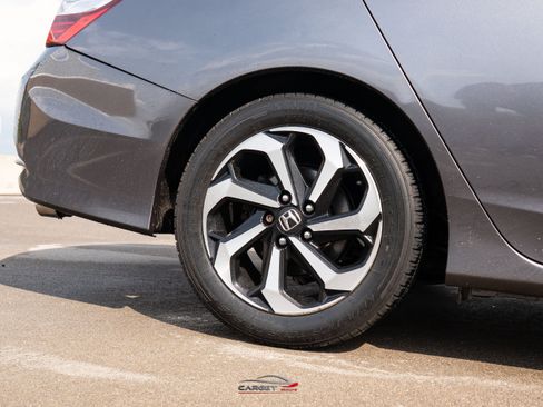 Used 2017 Honda Accord EX image 11