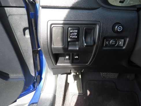 Used 2010 Lexus IS 250C RWD image 39