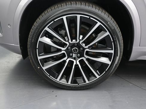 New 2026 Volvo XC90 B5 Plus AWD/4WD image 9