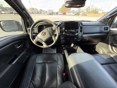 Used 2021 Nissan Titan PRO-4X w/ Pro-4x Convenience Package image 10