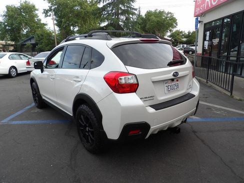 Used 2014 Subaru Crosstrek 2.0i Premium w/ Moonroof Package image 4