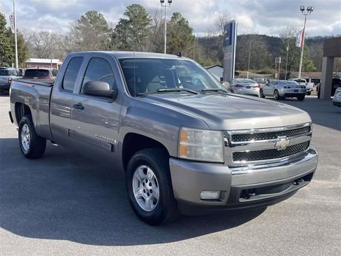 Used 2007 Chevrolet Silverado 1500 LT w/ 1LT Convenience Package image 5