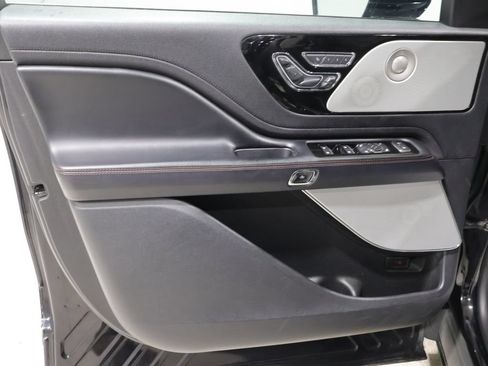 Used 2020 Lincoln Aviator Reserve w/ Equipment Group 202A AWD/4WD image 12
